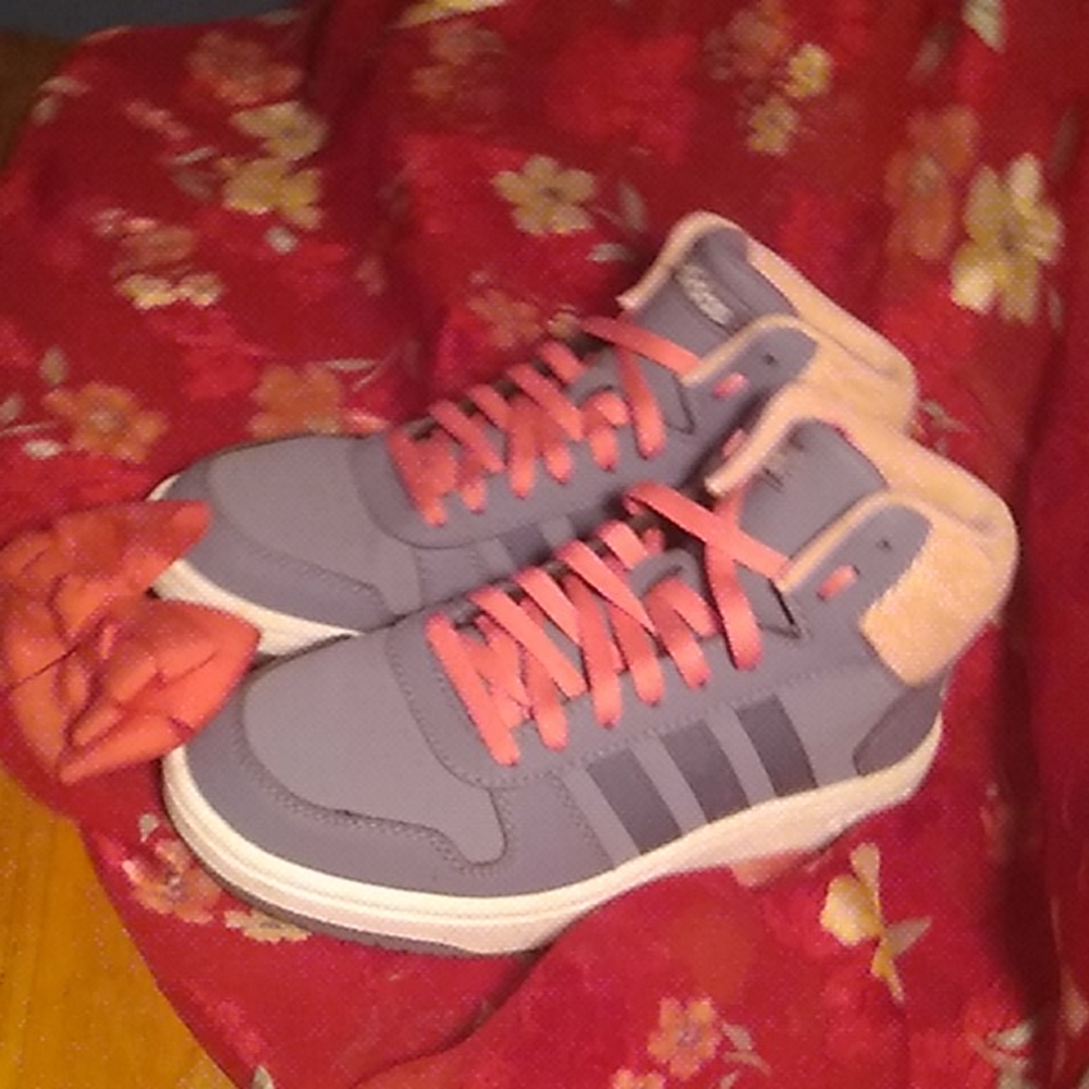Adidas - Picture 2 of 3